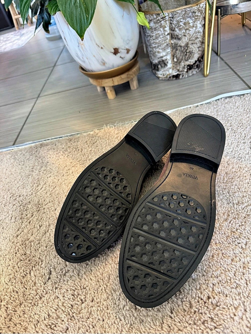 Vivaia Round-Toe Velvet Penny Loafers (Luciana) - Picture 4 of 4